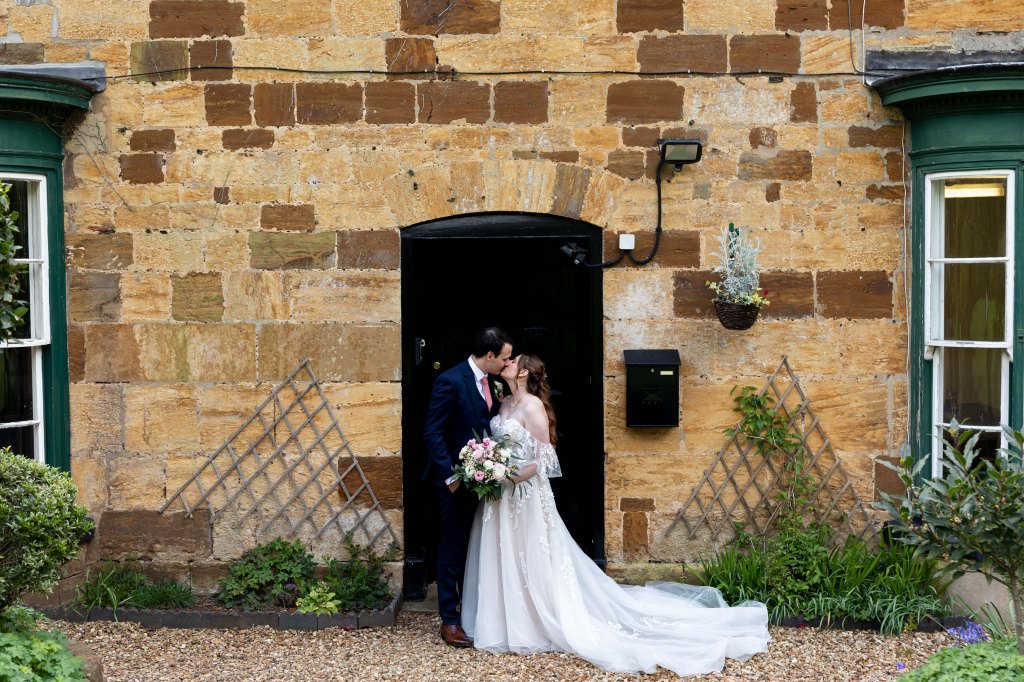 Barns at Hunsbury Hill wedding venue Northamptonshire. Wedding photographer Northants. 